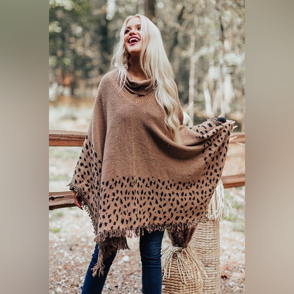 Entro MOUNTAIN MORNINGS LEOPARD PONCHO IN MOCHA Leopard Print S/M Oversized
